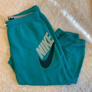 Nike Teal Capri Pants